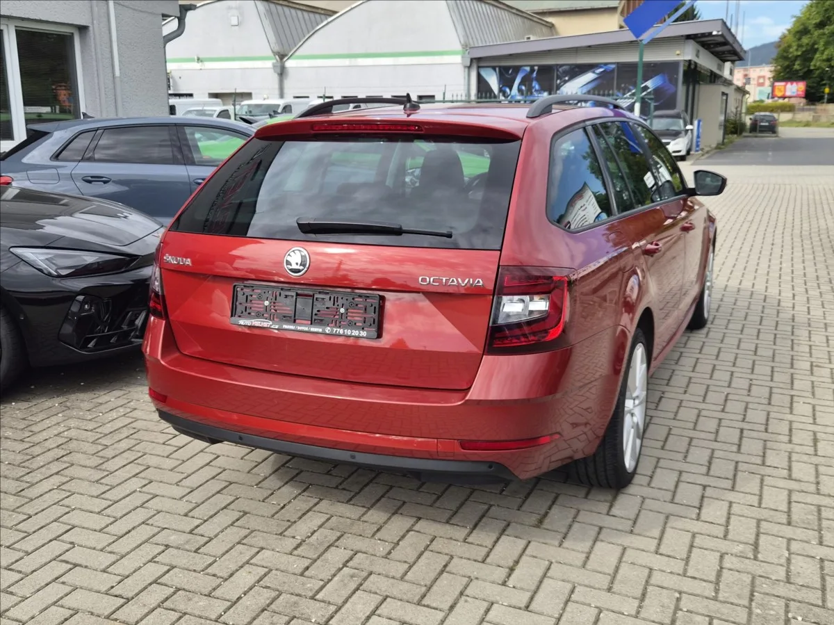 Škoda Octavia – fotografie 3
