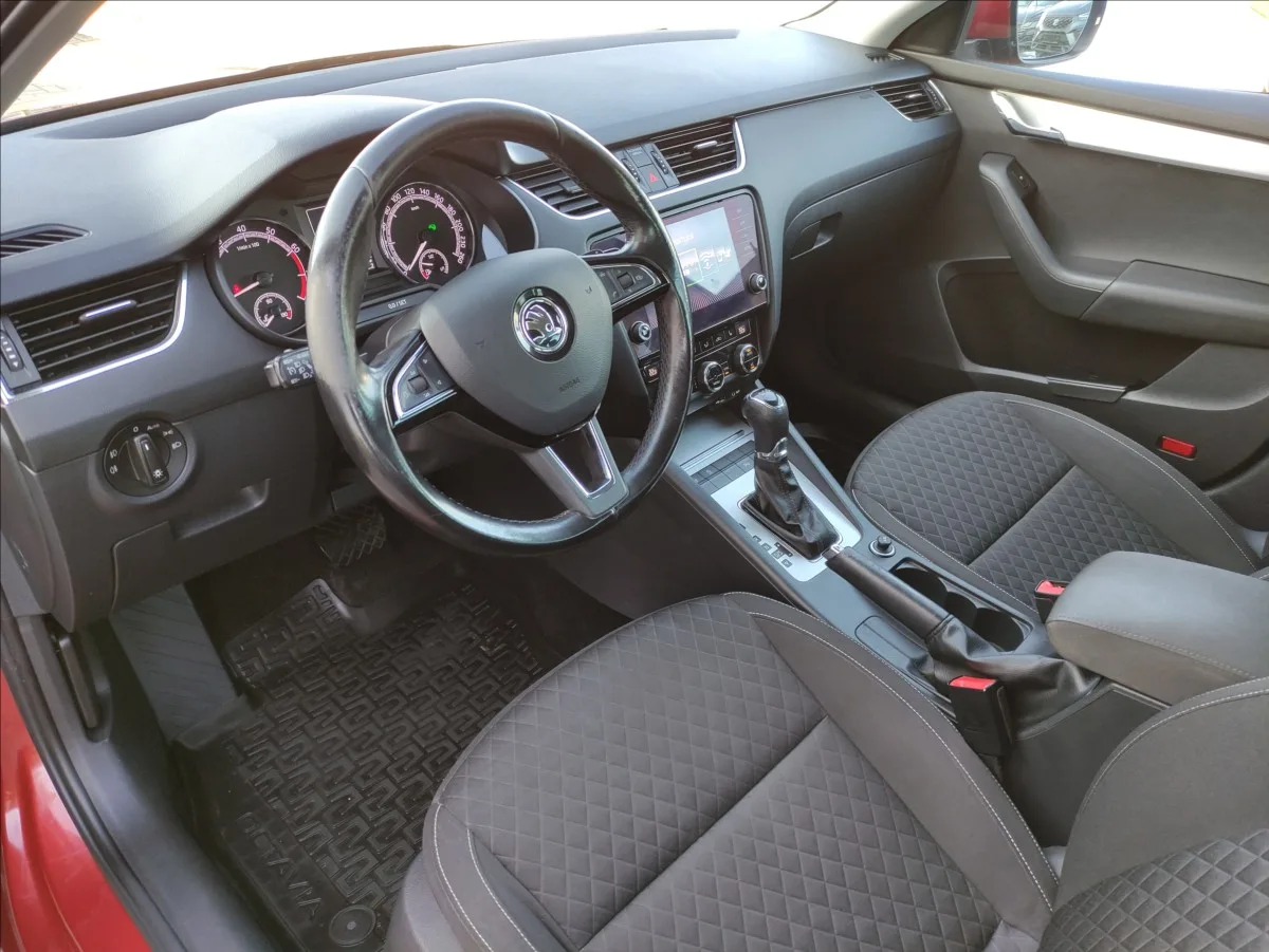 Škoda Octavia – fotografie 5