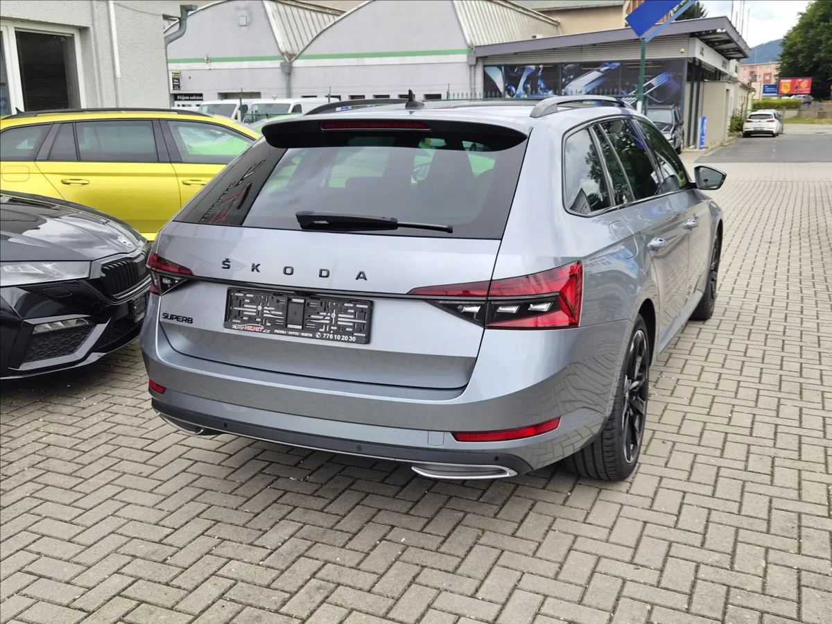 Škoda Superb – fotografie 3