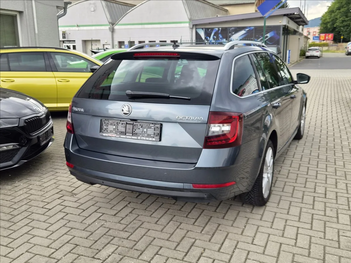 Škoda Octavia – fotografie 3