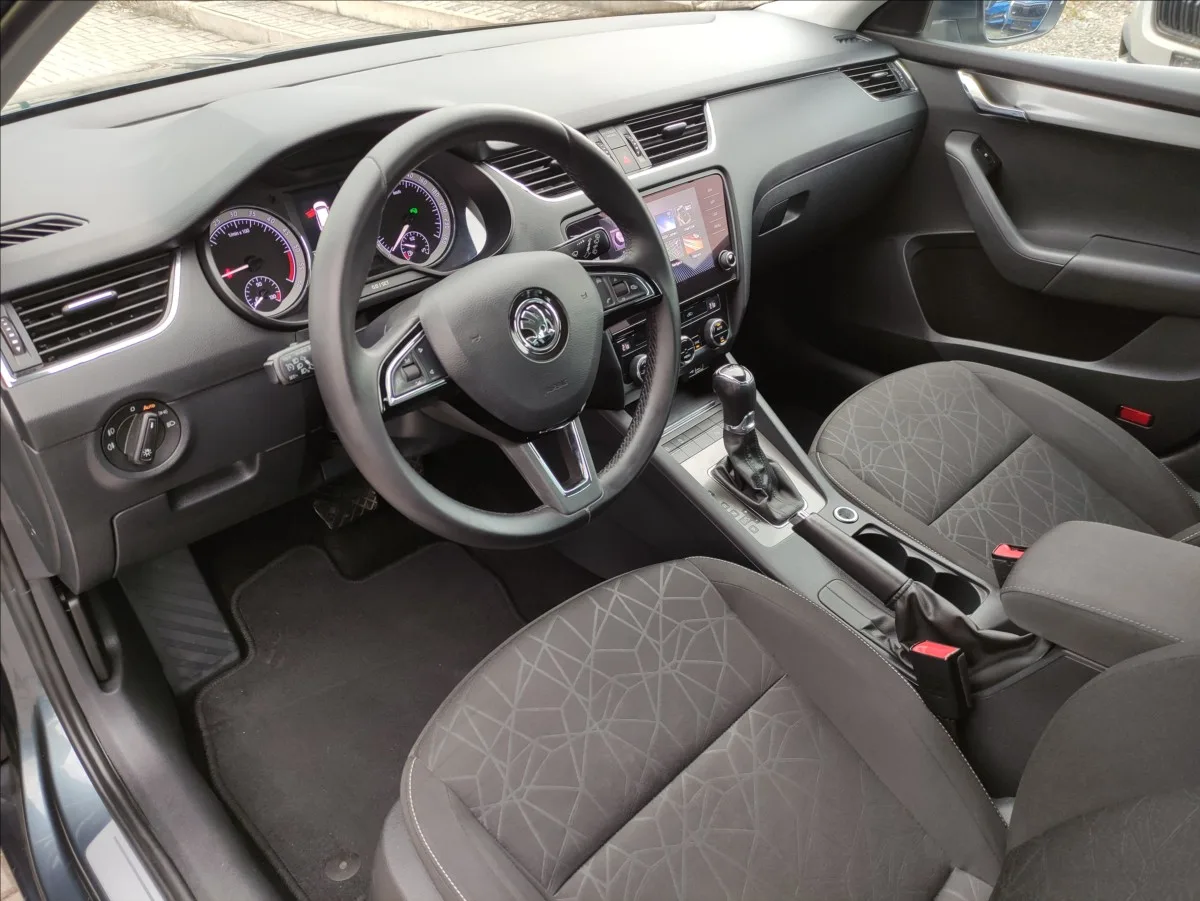 Škoda Octavia – fotografie 5
