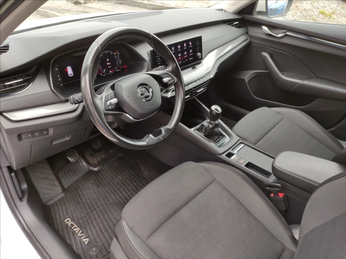 Škoda Octavia – fotografie 5