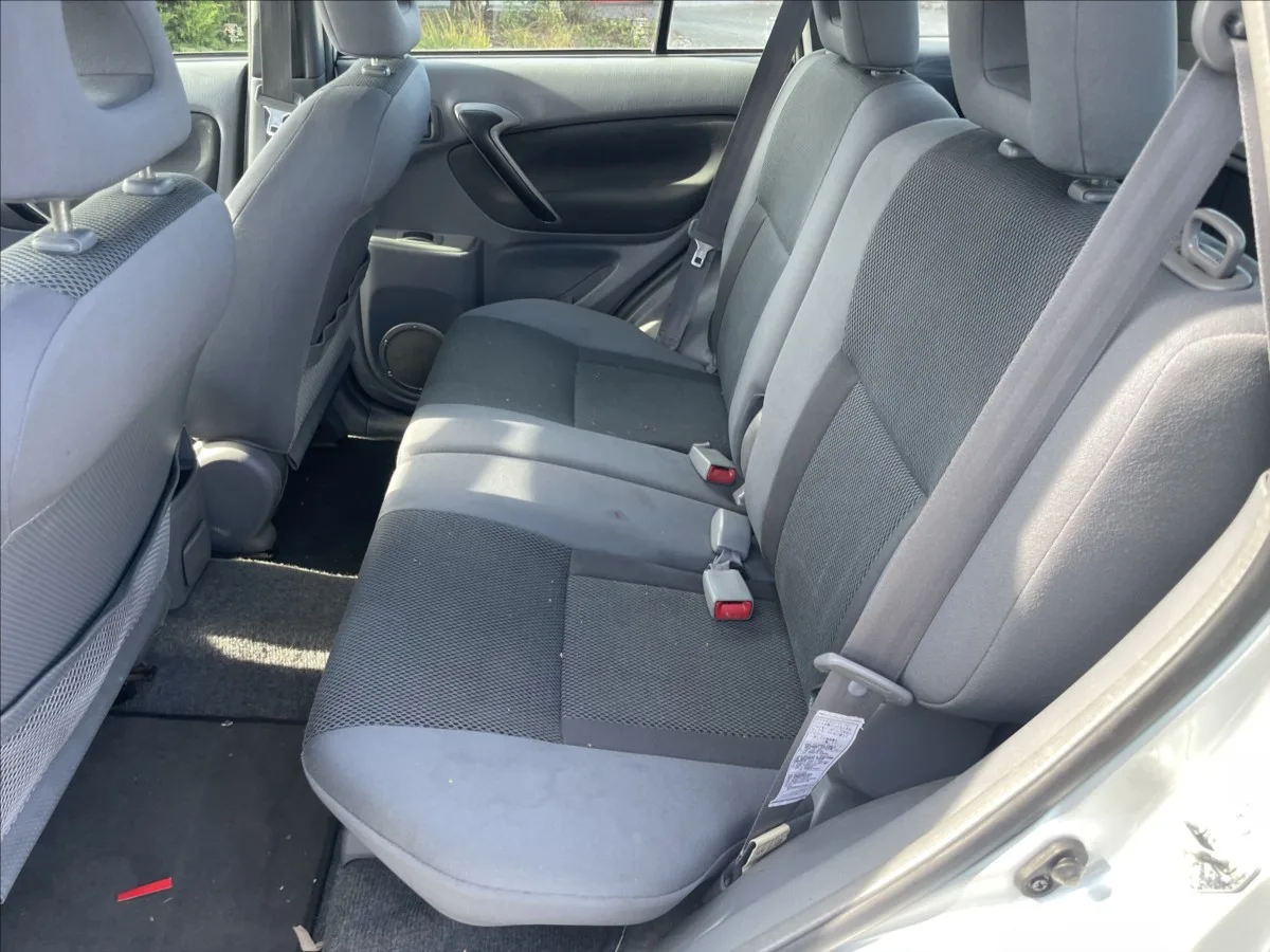 Toyota RAV4 - Náhled 8