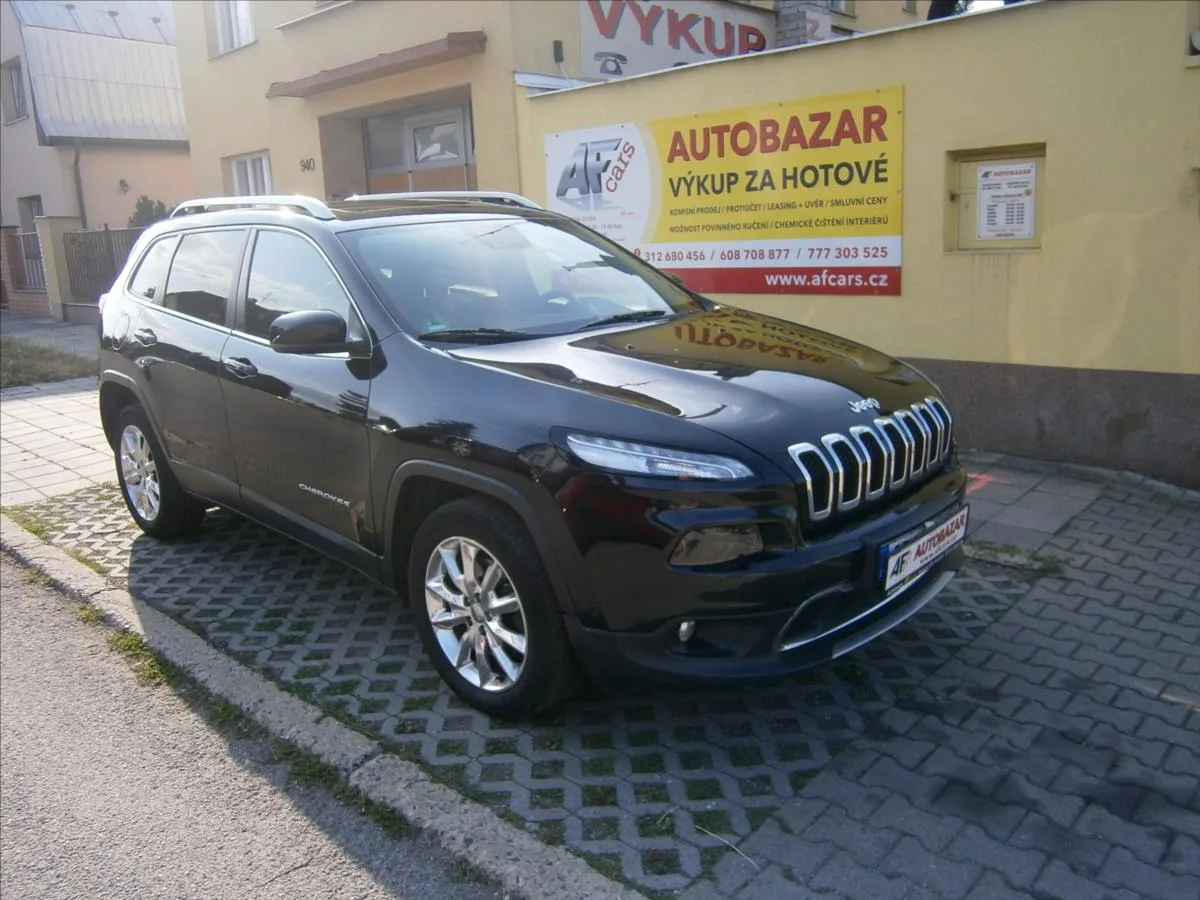 Jeep Cherokee – fotografie 1