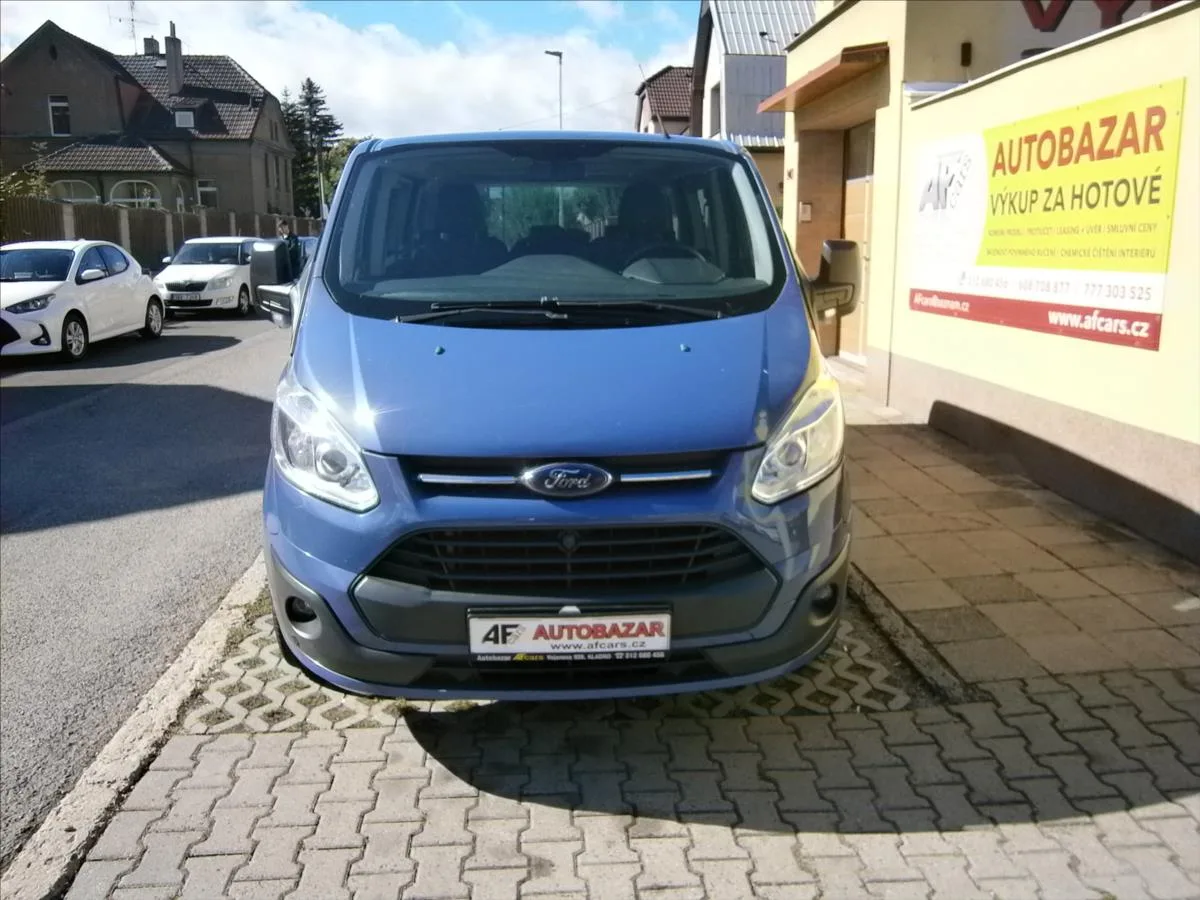 Ford Tourneo Custom – fotografie 2