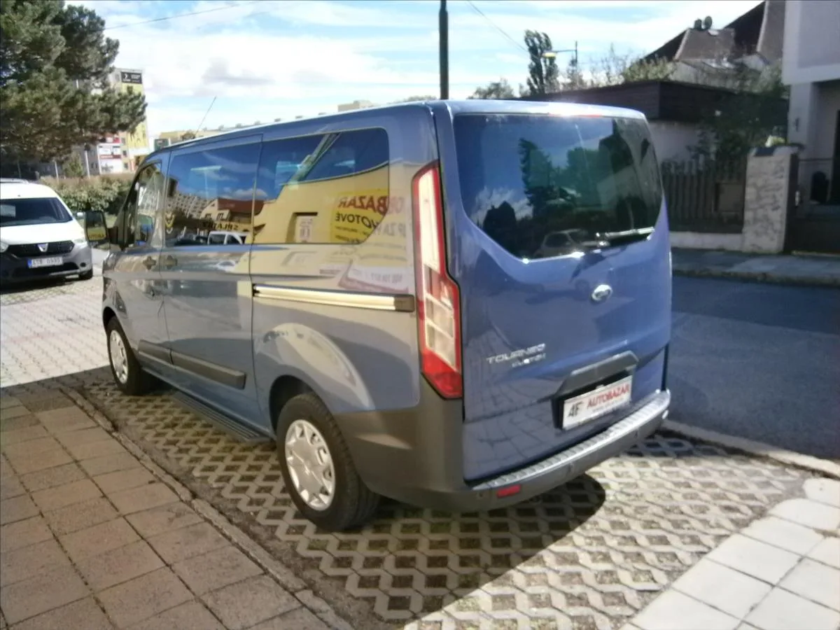 Ford Tourneo Custom – fotografie 4