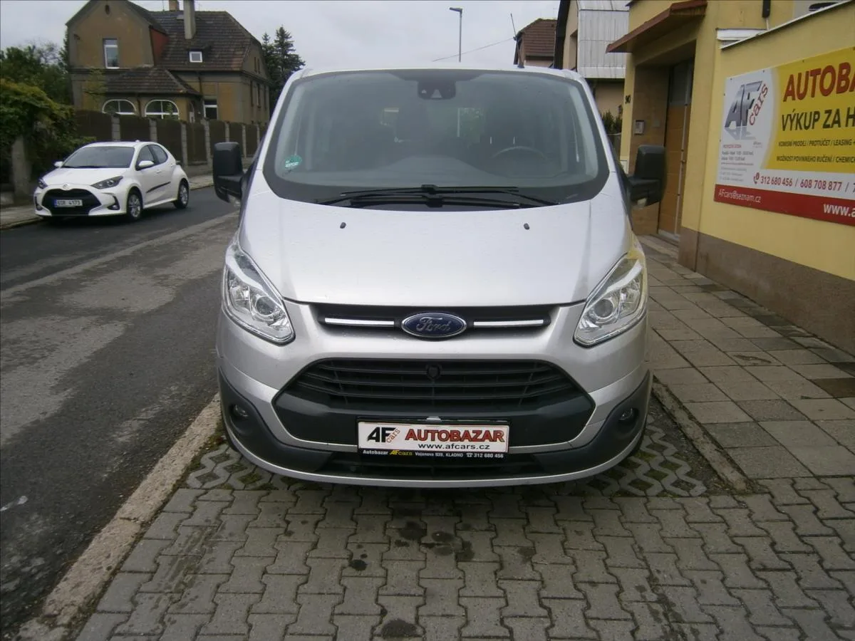 Ford Tourneo Custom – fotografie 2