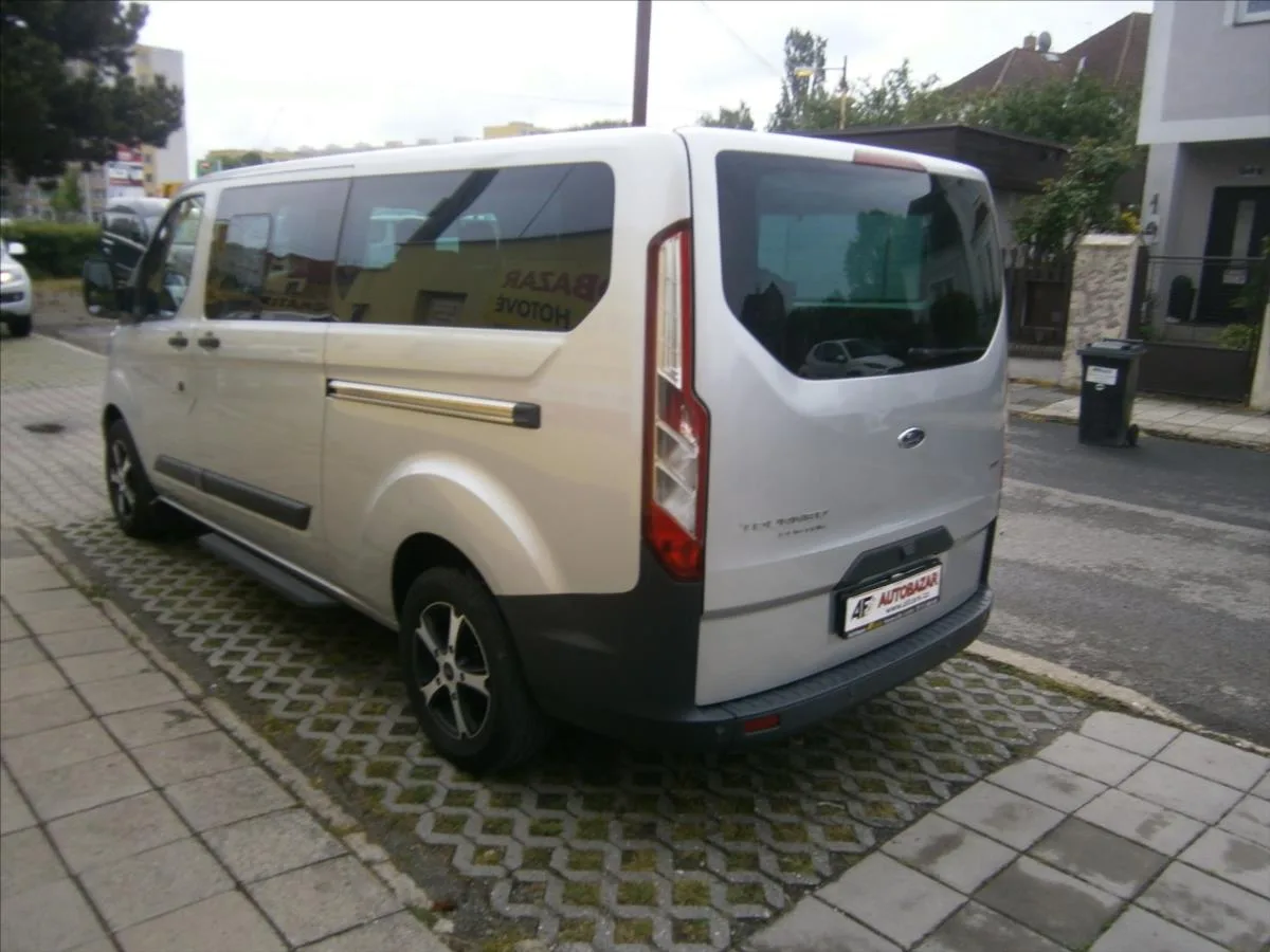 Ford Tourneo Custom – fotografie 4