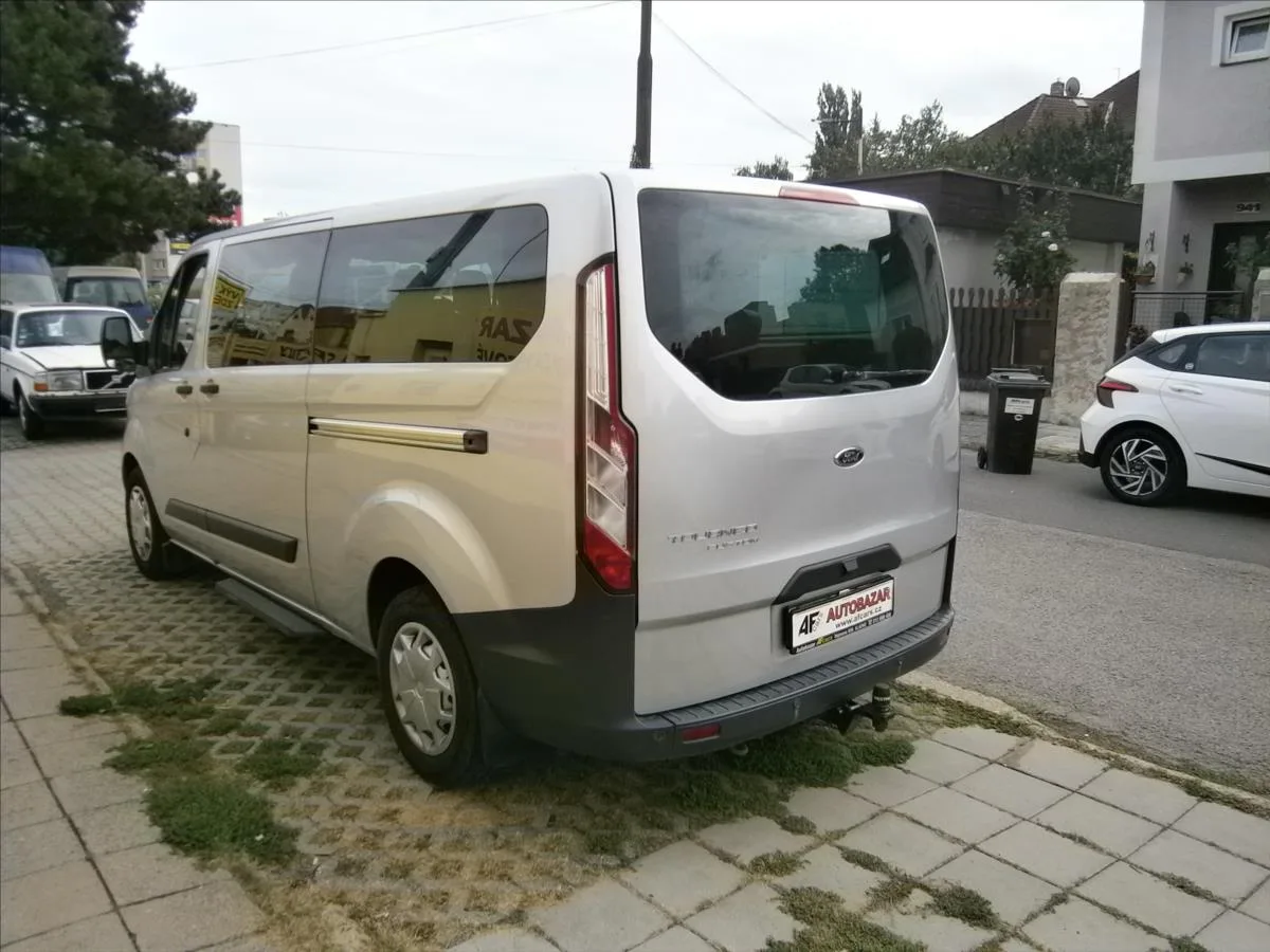 Ford Tourneo Custom – fotografie 4