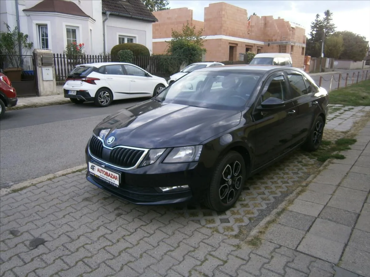 Škoda Octavia – fotografie 3