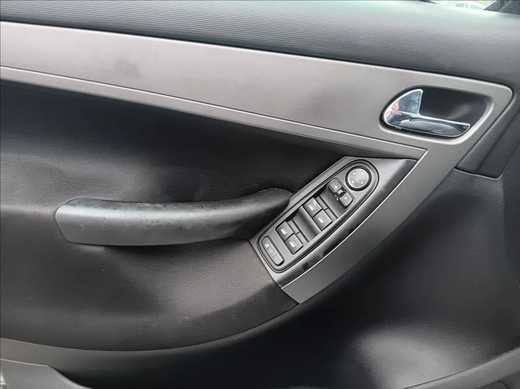 Citroën C4 Picasso - Náhled 8