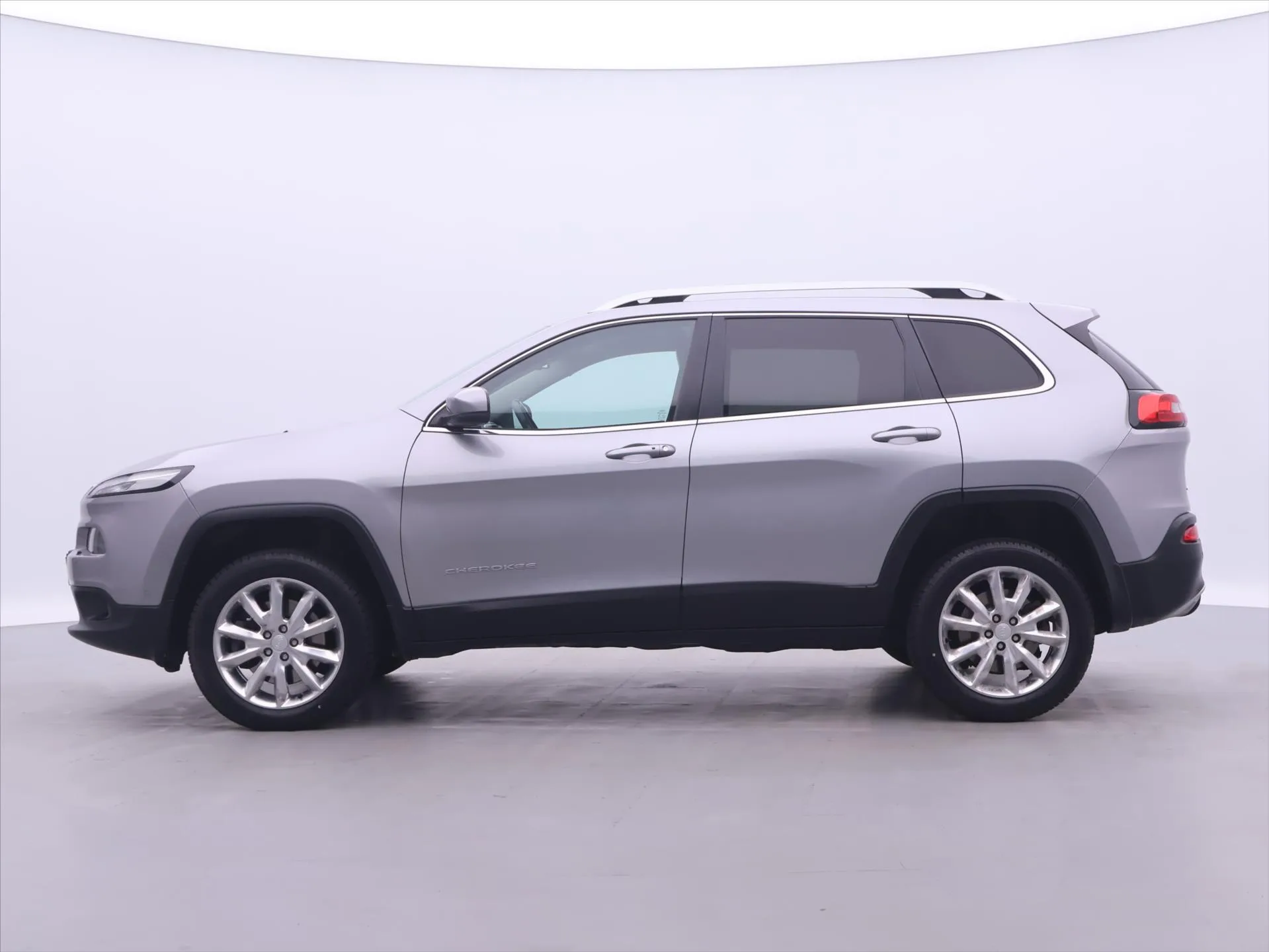 Jeep Cherokee – fotografie 4