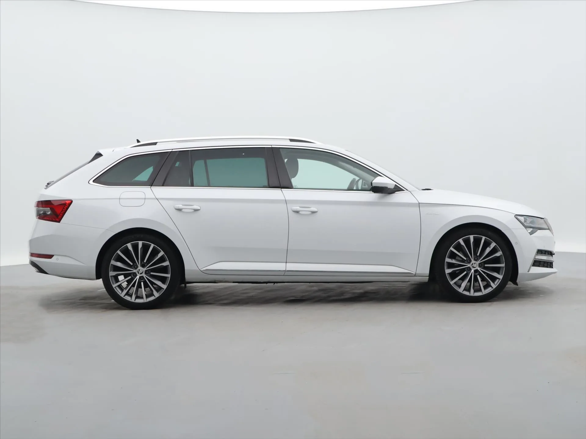 Škoda Superb - Náhled 8