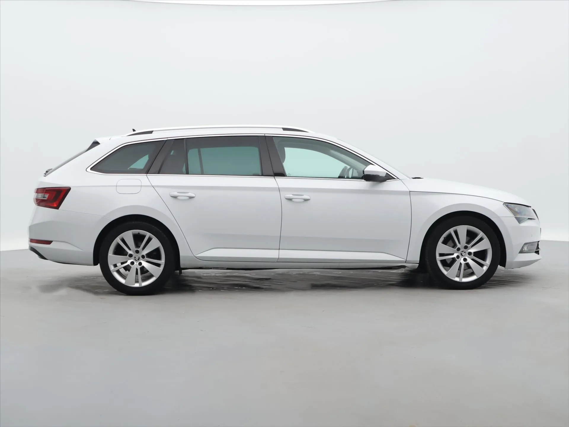 Škoda Superb - Náhled 8