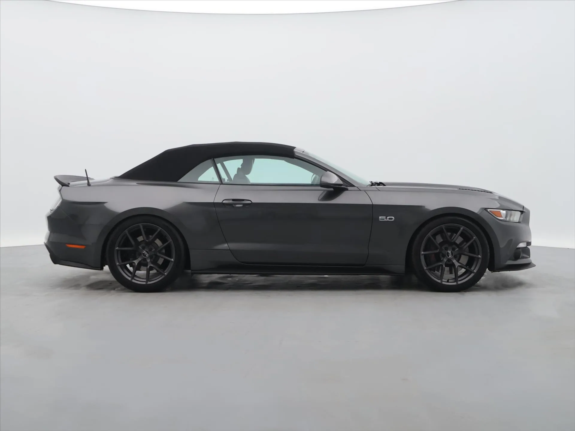 Ford Mustang - Náhled 8
