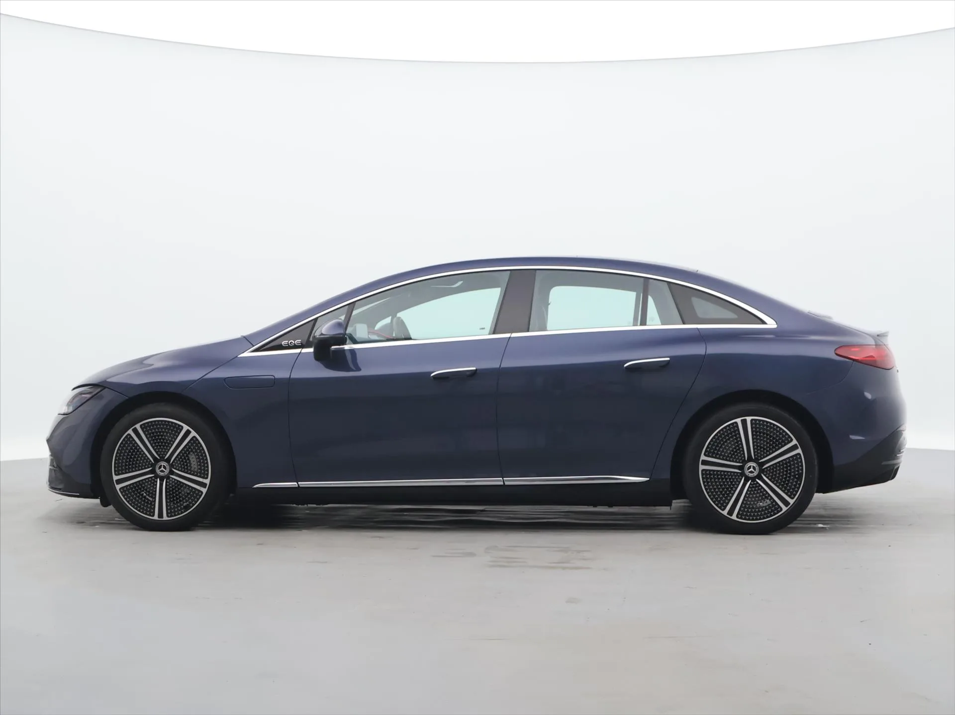 Mercedes-Benz EQE - Náhled 4
