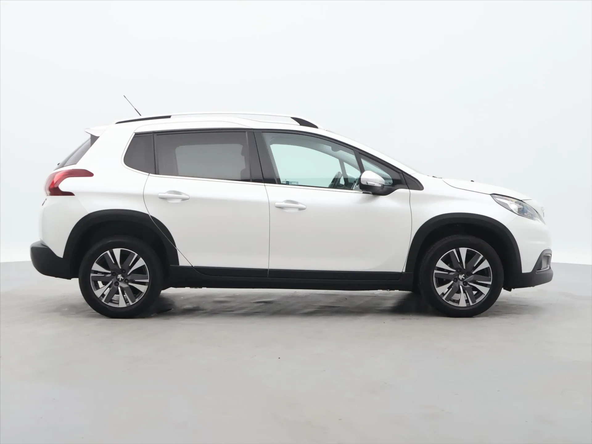 Peugeot 2008 - Náhled 8