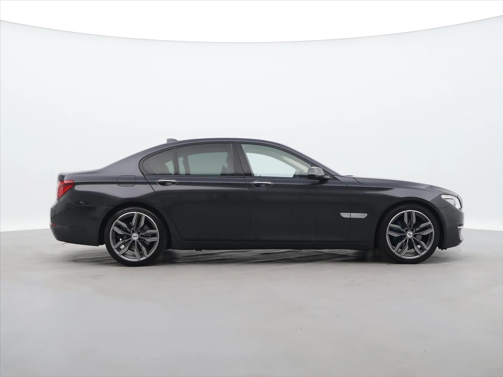 BMW Řada 7 - Náhled 8