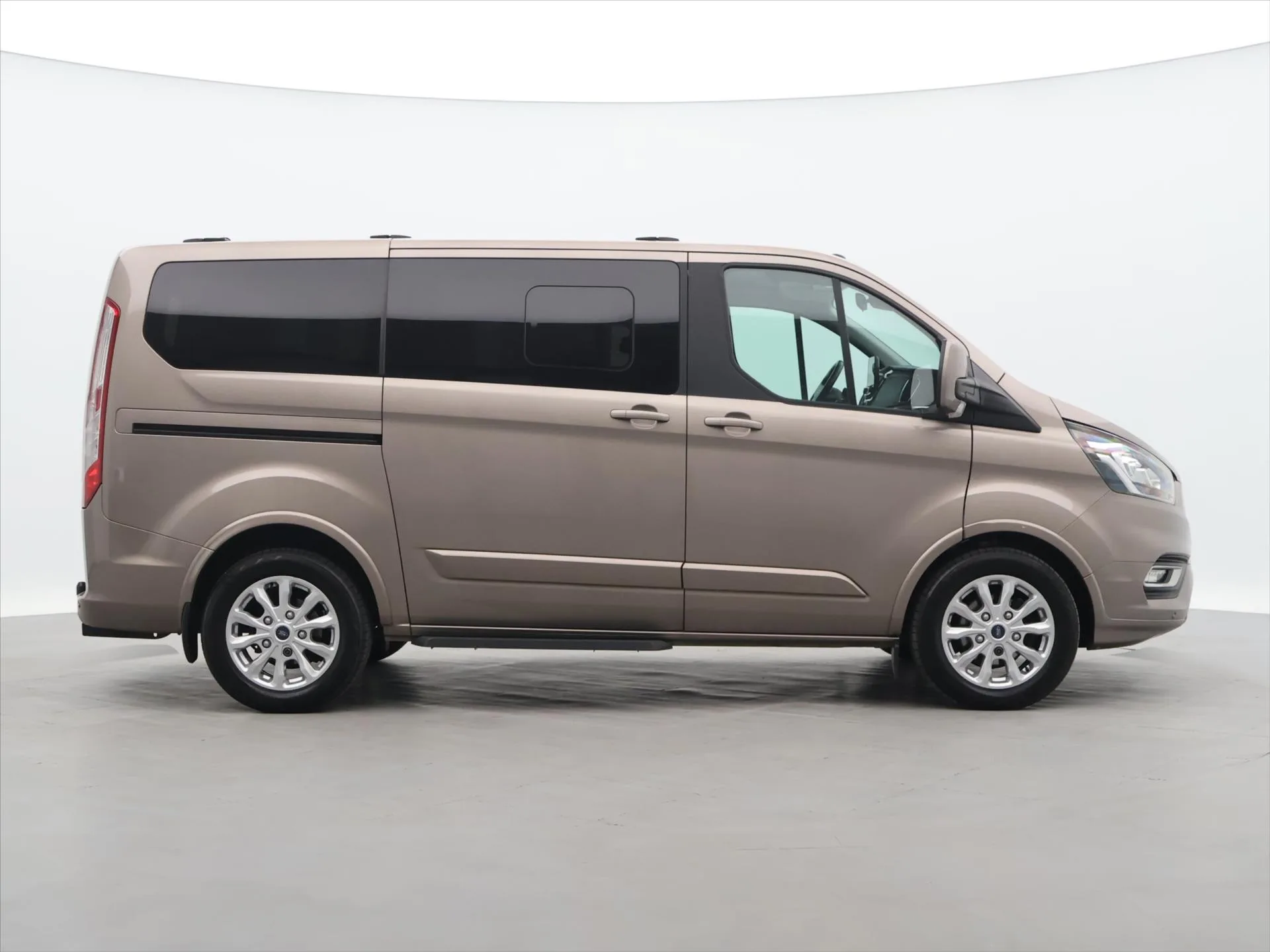 Ford Tourneo Custom - Náhled 8