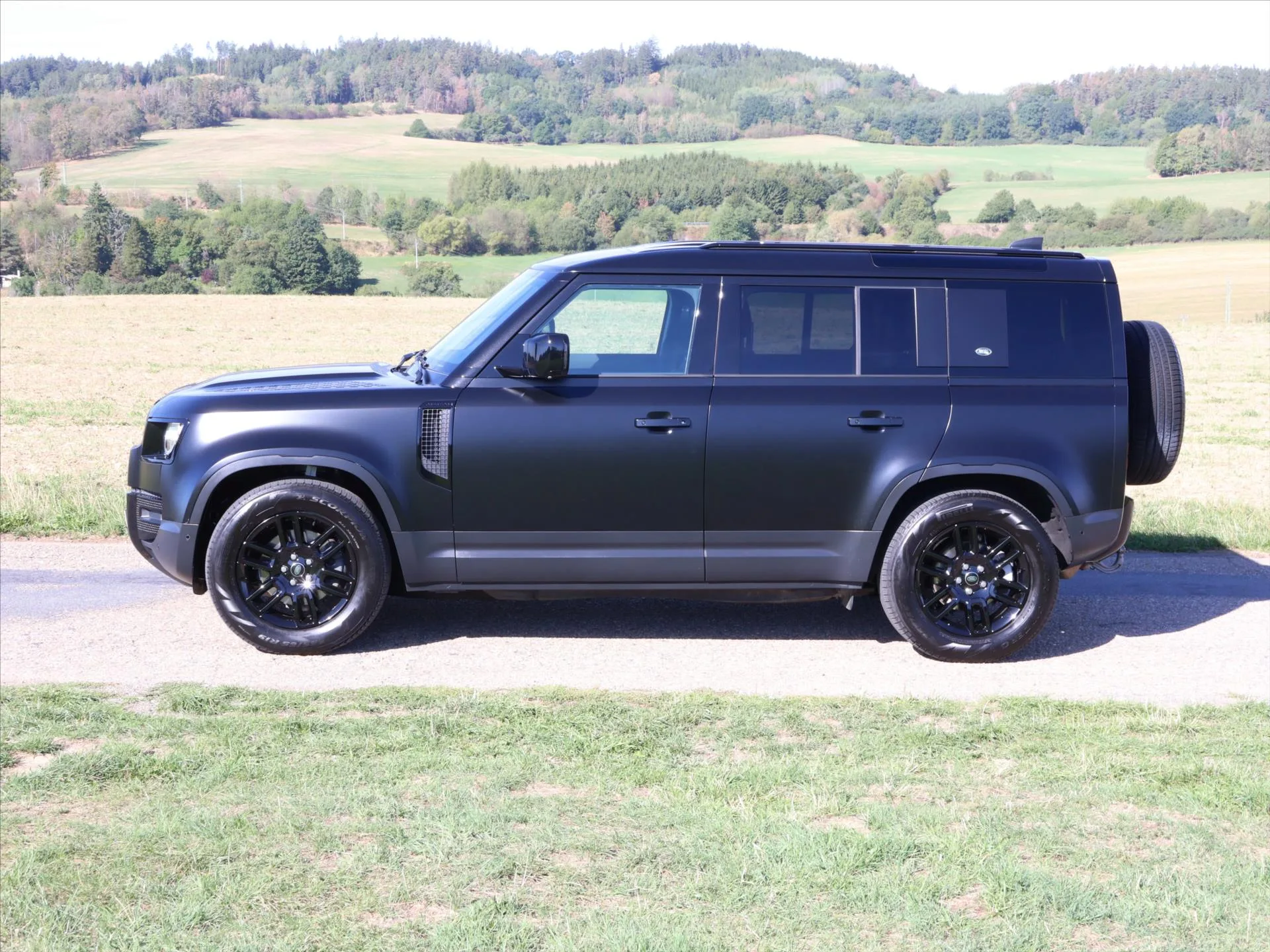 Land Rover Defender - Náhled 4