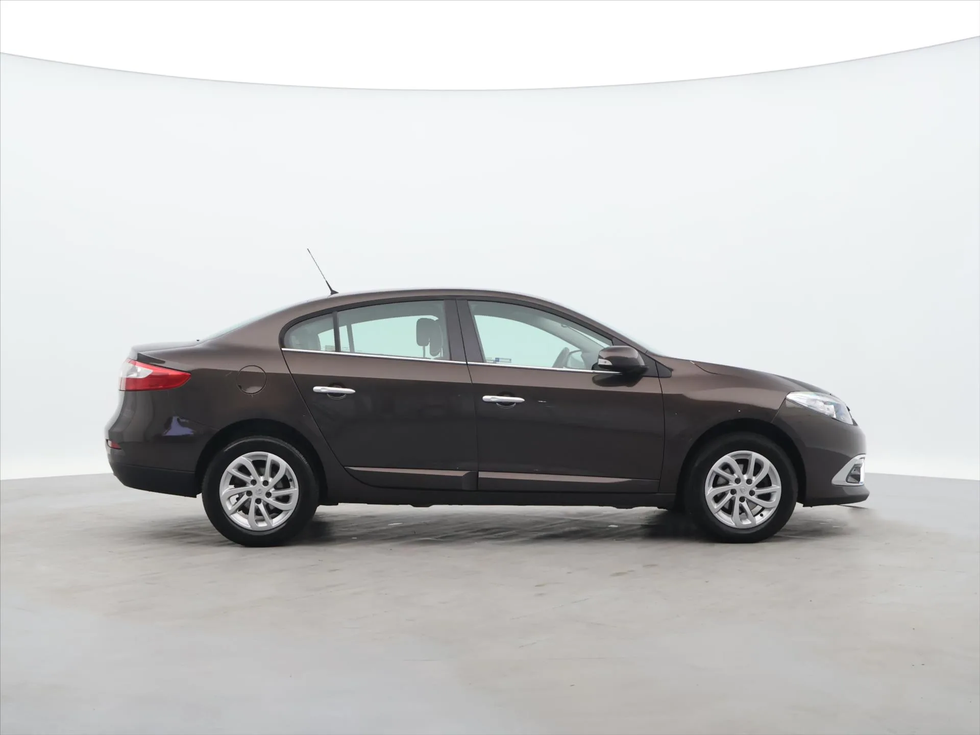 Renault Fluence - Náhled 8