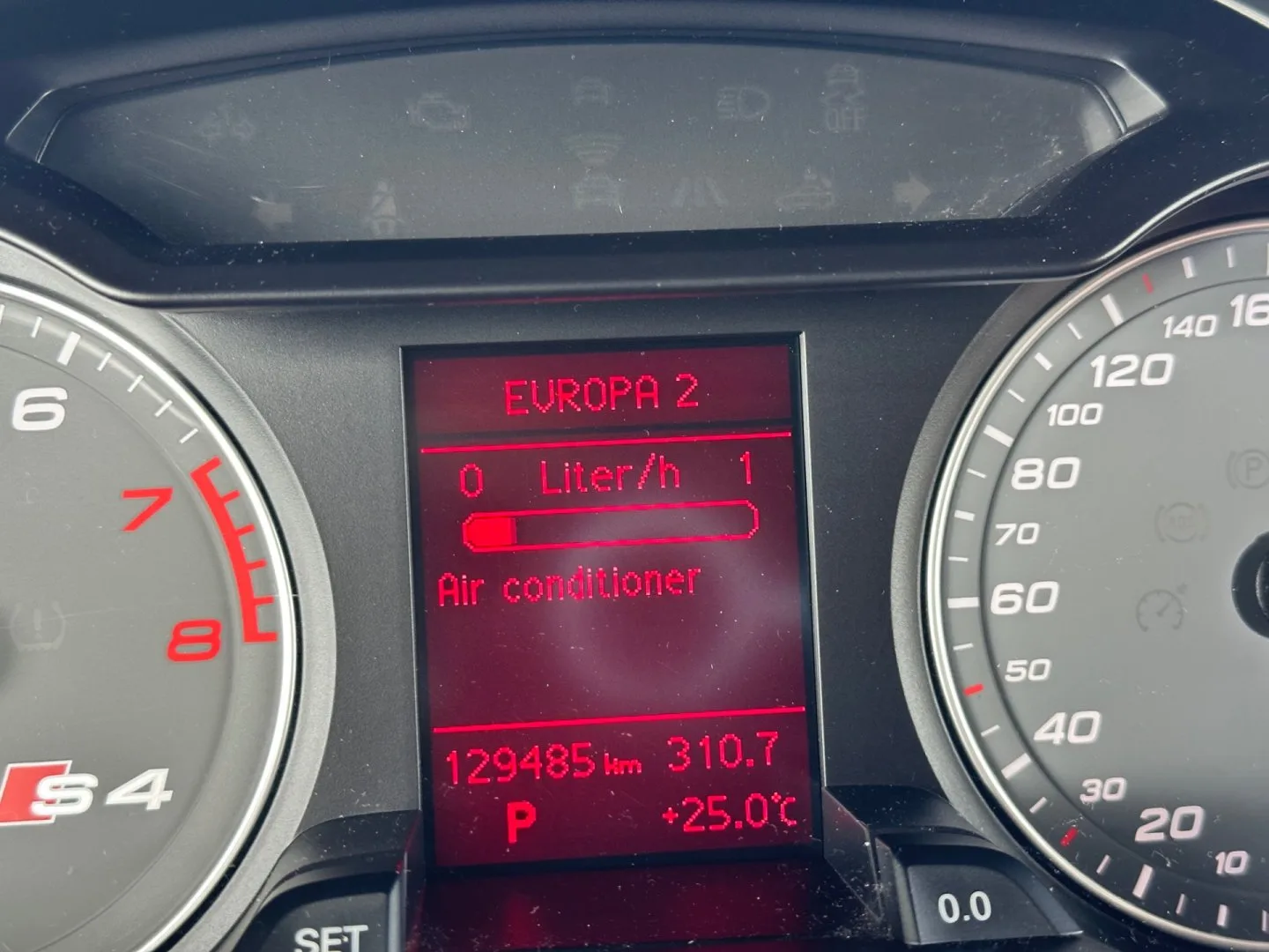 Audi S4 - Náhled 8