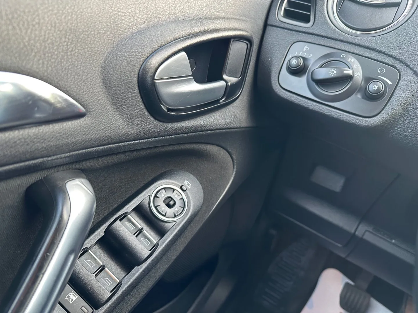 Ford S-MAX - Náhled 8