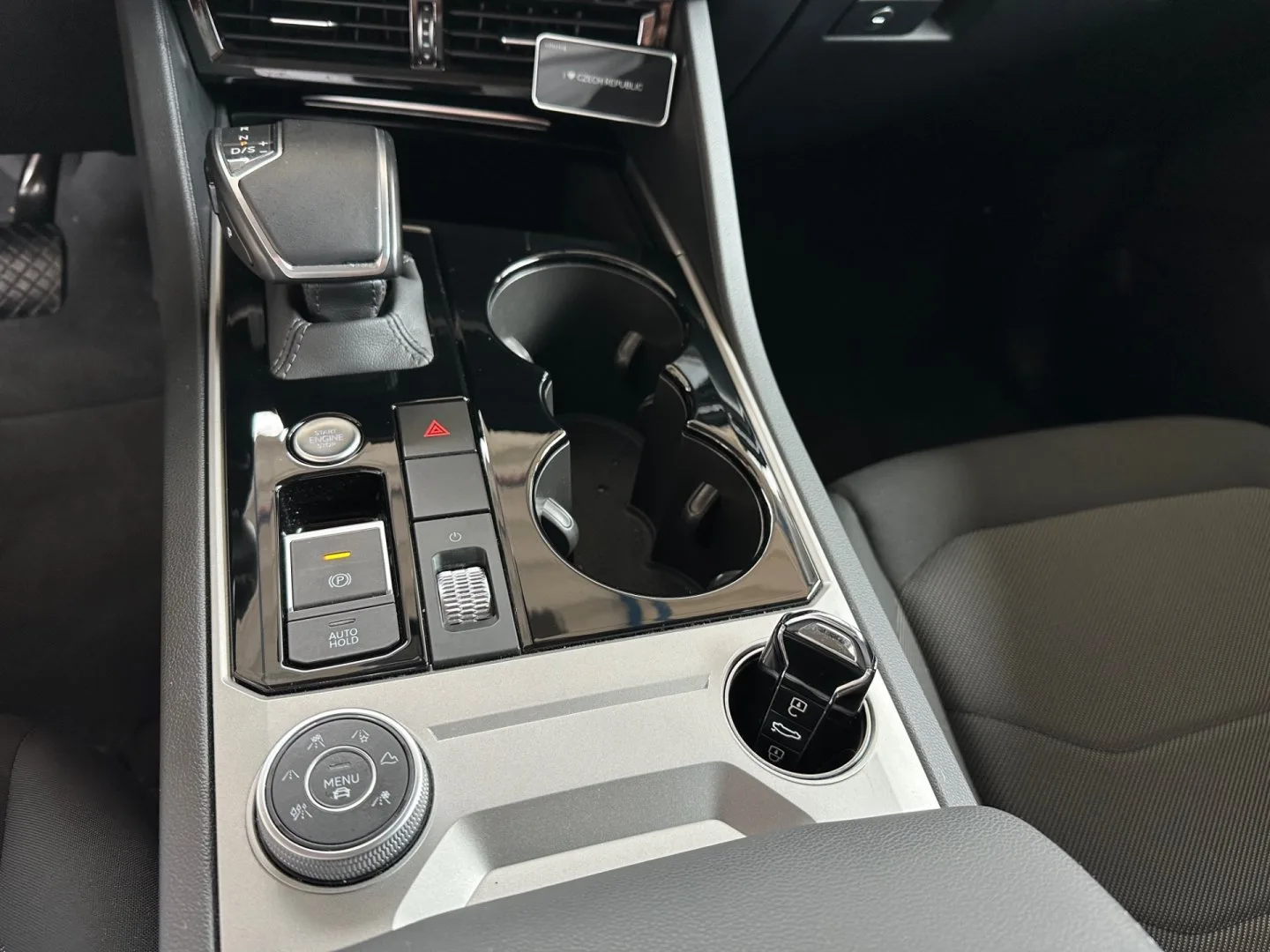 Volkswagen Touareg - Náhled 9