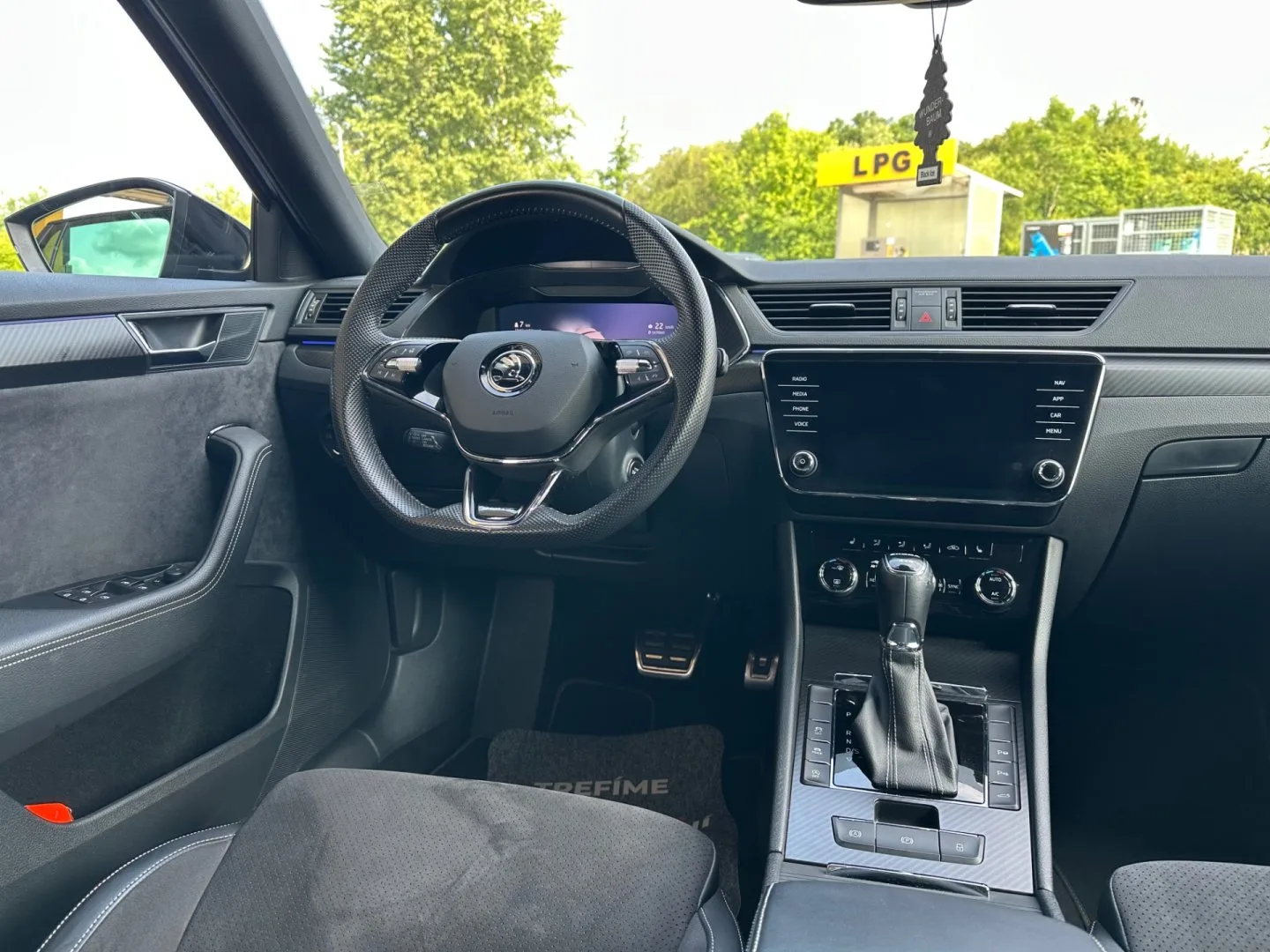 Škoda Superb - Náhled 8
