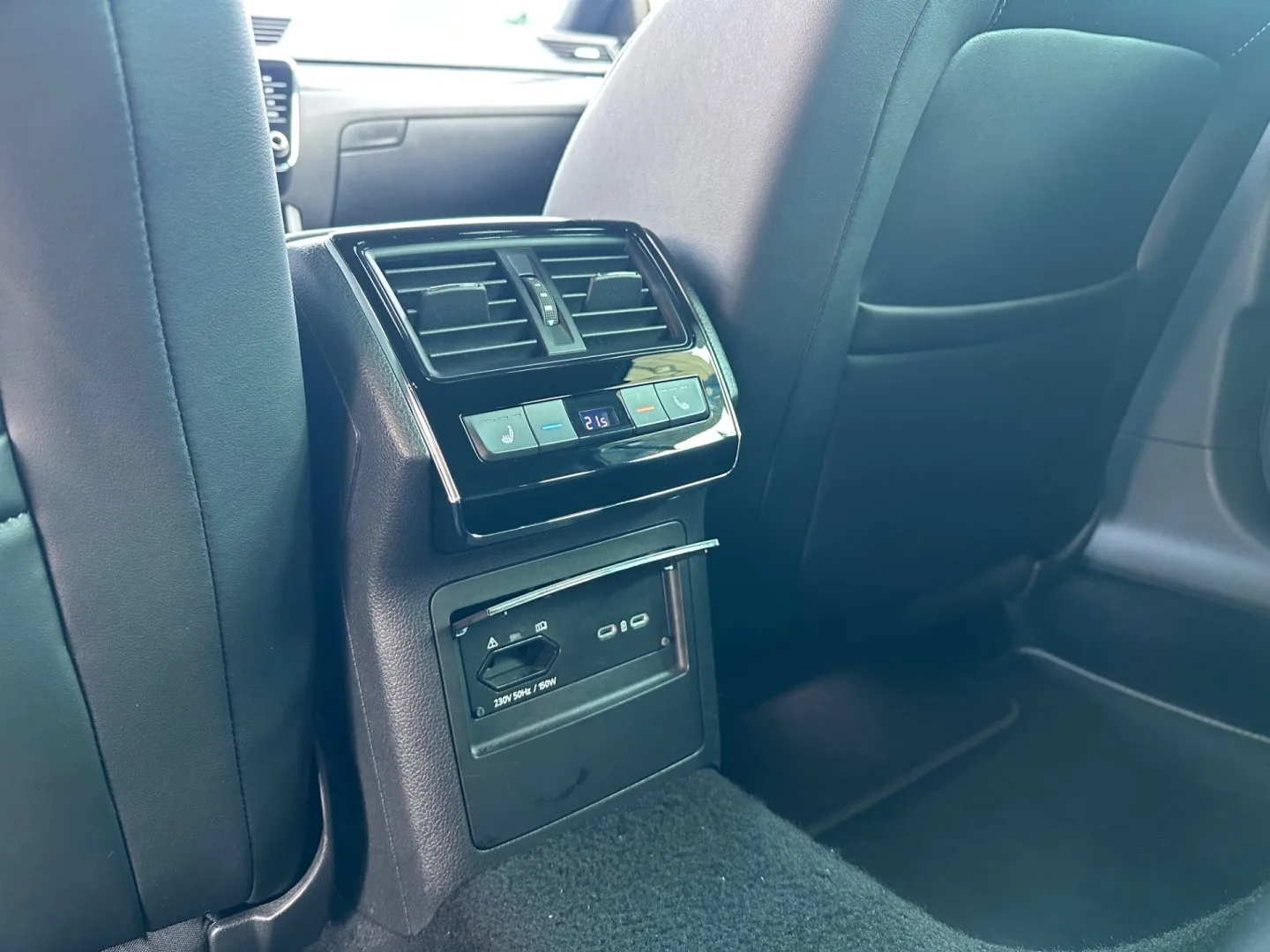 Škoda Superb - Náhled 20