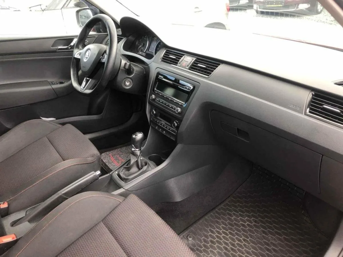 Škoda Rapid - Náhled 8