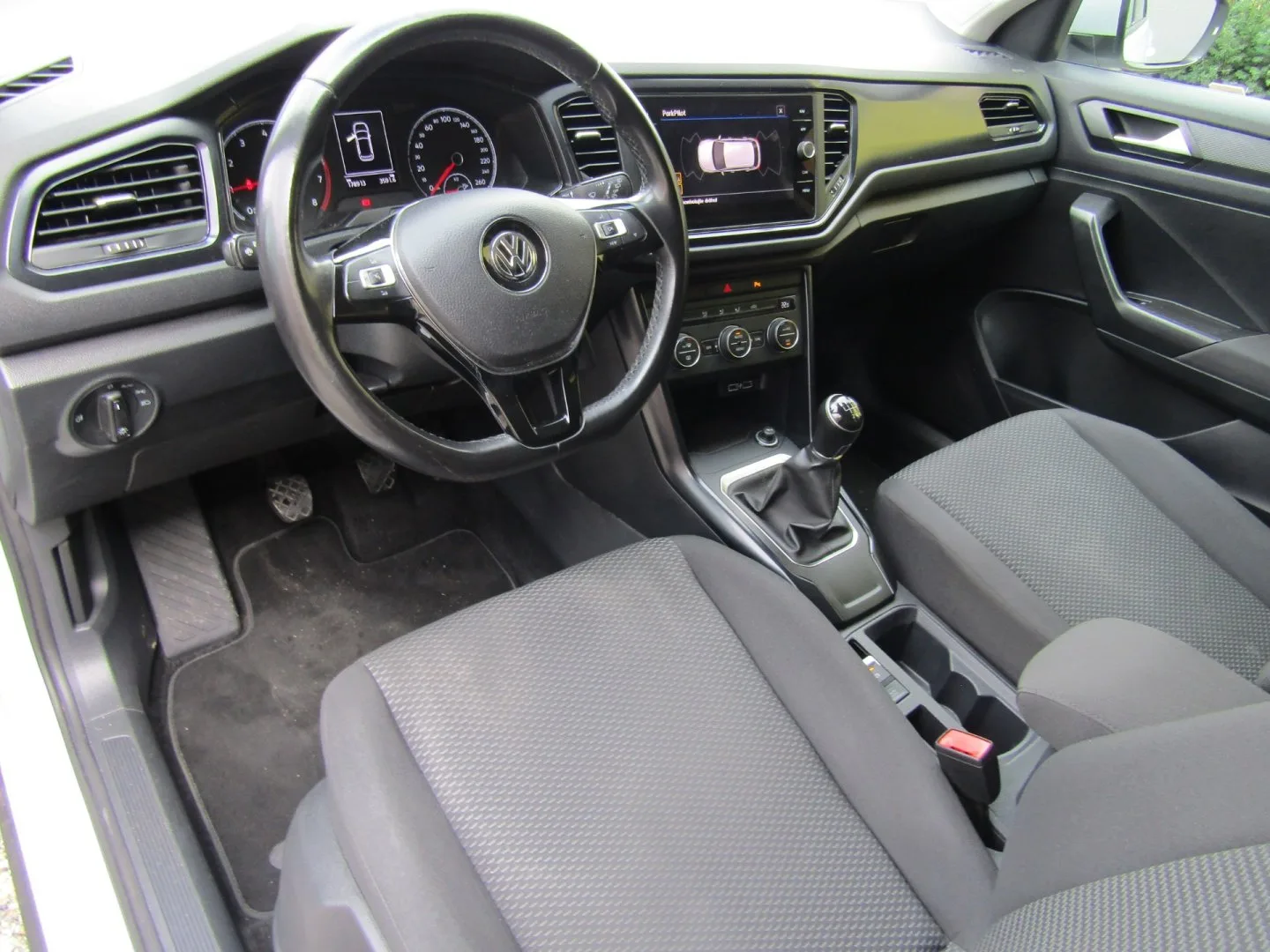 Volkswagen T-Roc - Náhled 13