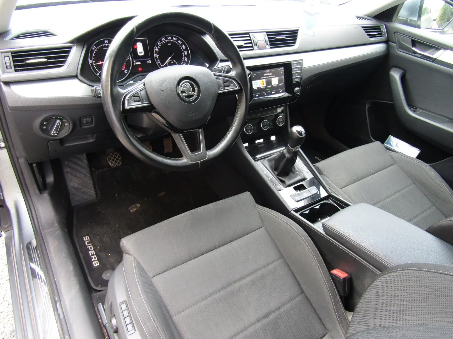 Škoda Superb - Náhled 13