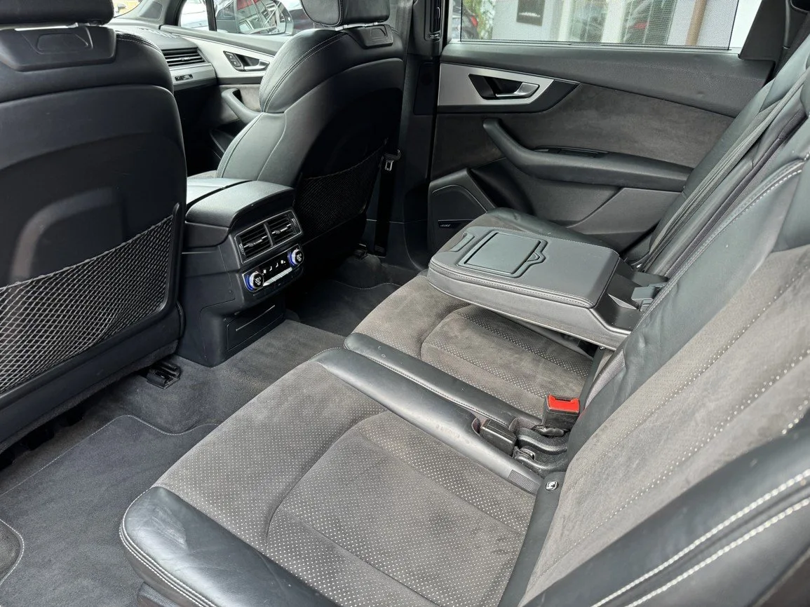 Audi Q7 - Náhled 26