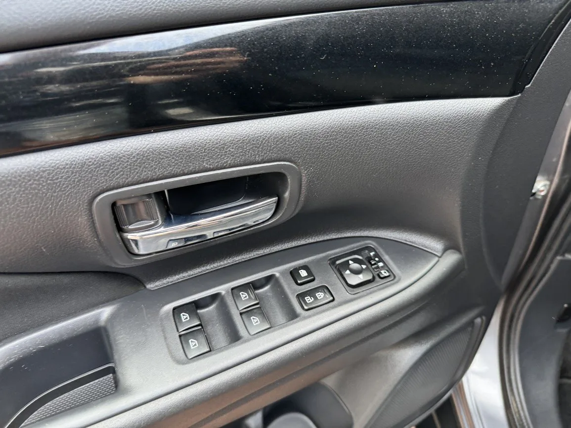 Mitsubishi Outlander - Náhled 28