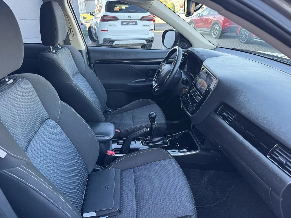Mitsubishi Outlander - Náhled 13