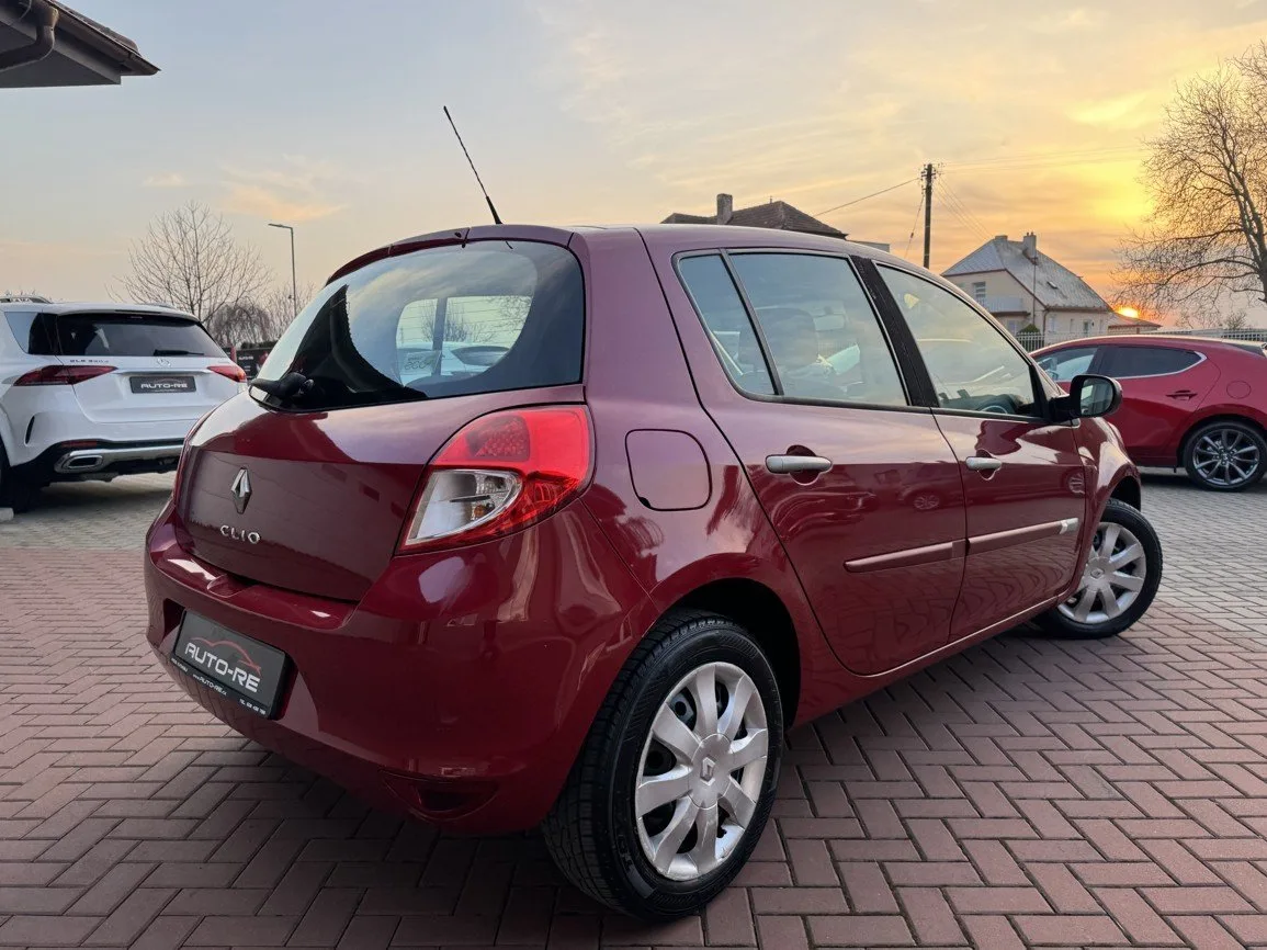 Renault Clio - Náhled 2
