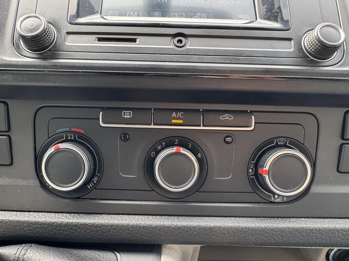 Volkswagen Transporter - Náhled 9