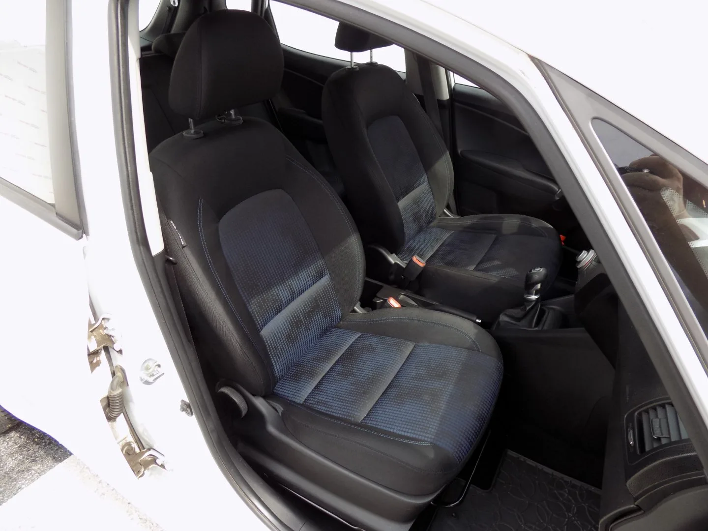 Hyundai ix20 - Náhled 16
