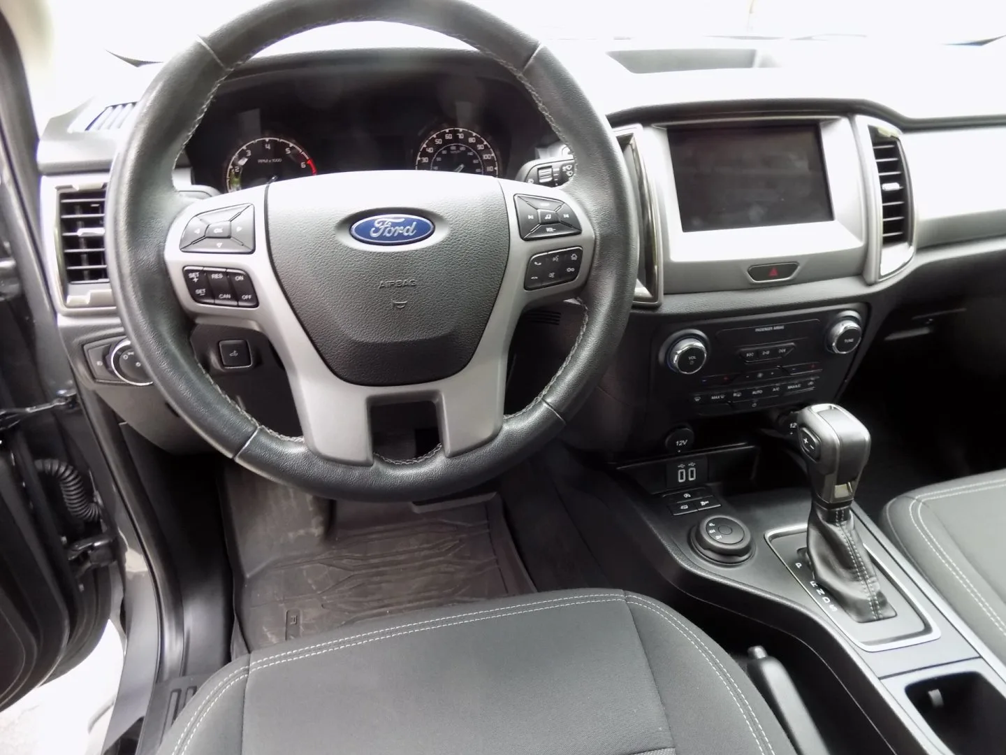 Ford Ranger - Náhled 22