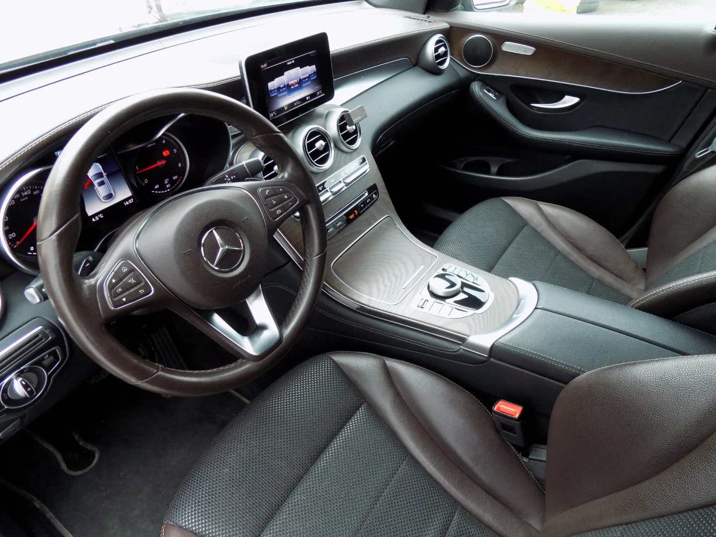 Mercedes-Benz GLC - Náhled 11