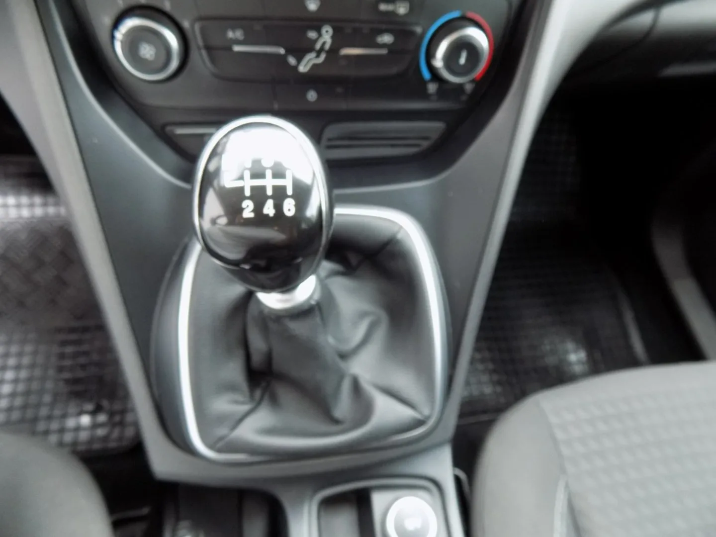 Ford C-MAX - Náhled 27