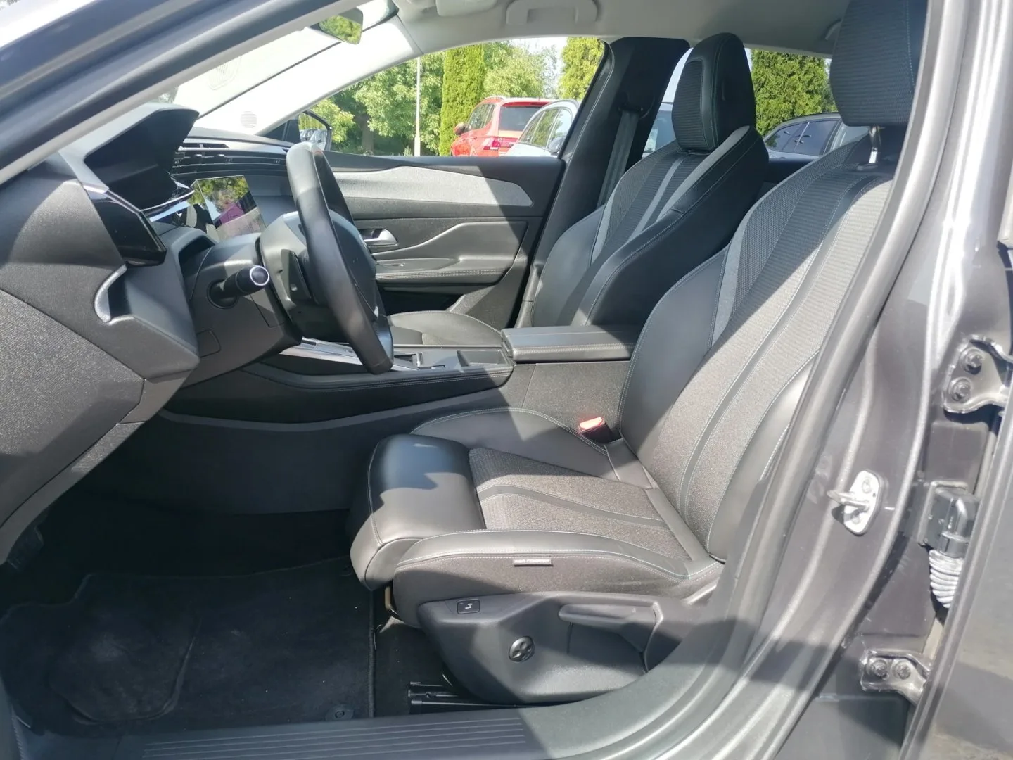 Peugeot 308 - Náhled 9