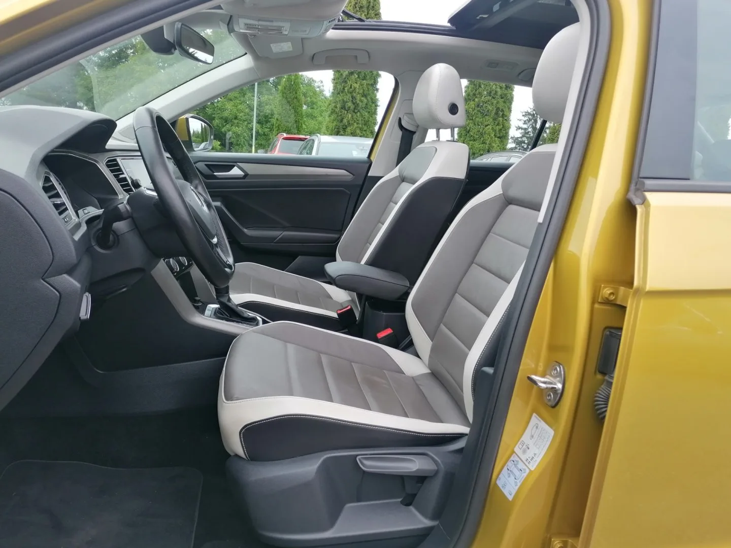 Volkswagen T-Roc - Náhled 9