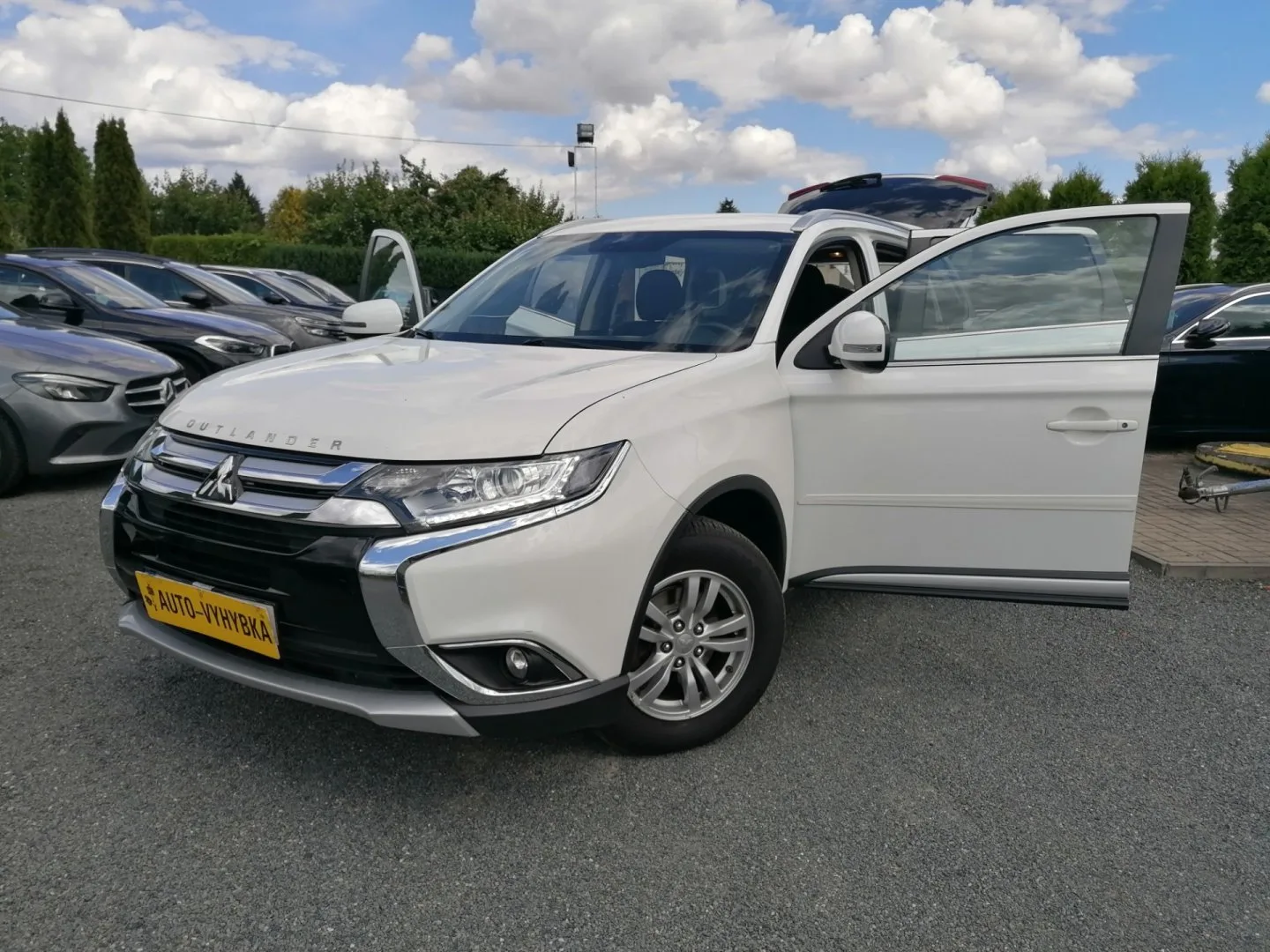 Mitsubishi Outlander – fotografie 1